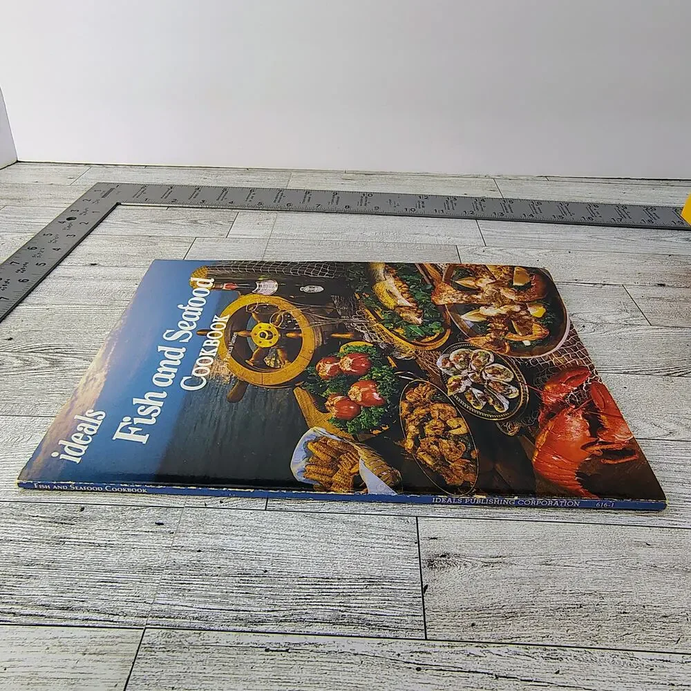 Fish and Seafood Cookbook‎ Patricia Hansen 1979 Ideals Softcover